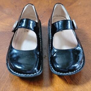 ALEGRIA MARY JANES SIZE 8